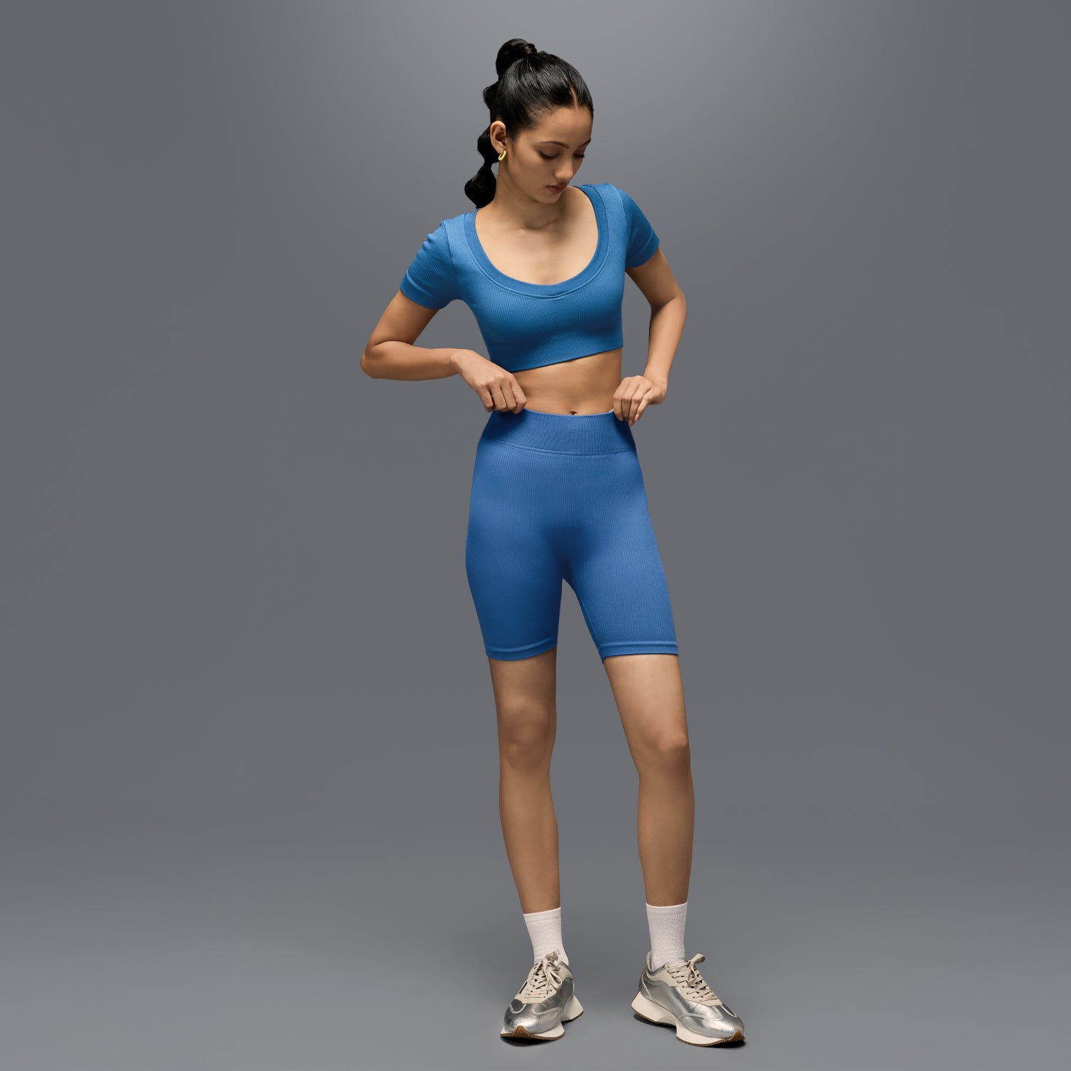 Limitless snatched mid waisted ribbed shorts - Royal Blue