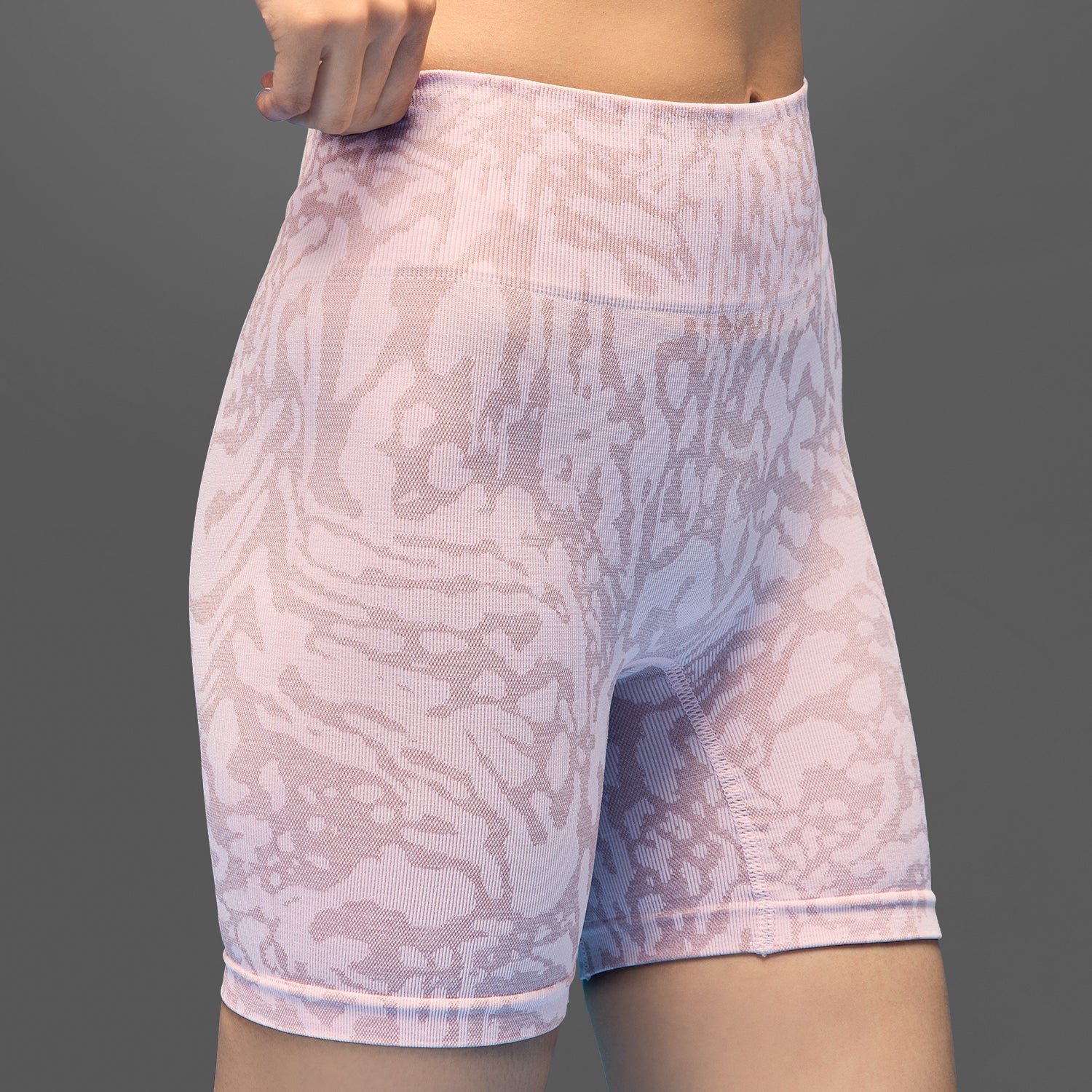Limitless snatched high waisted ruched back shorts - Pink