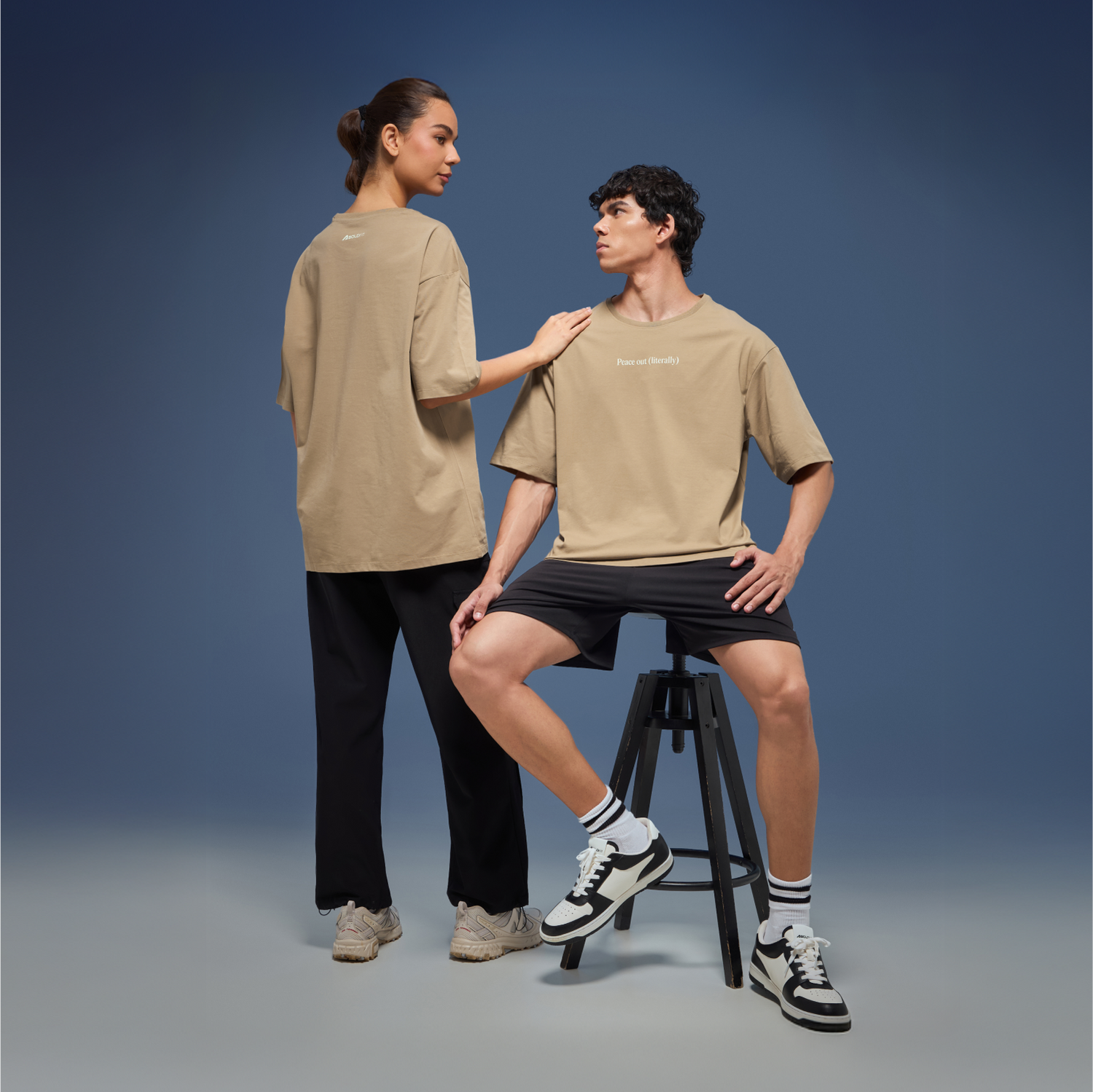 Graphic Tee Unisex Beige- Peace Out