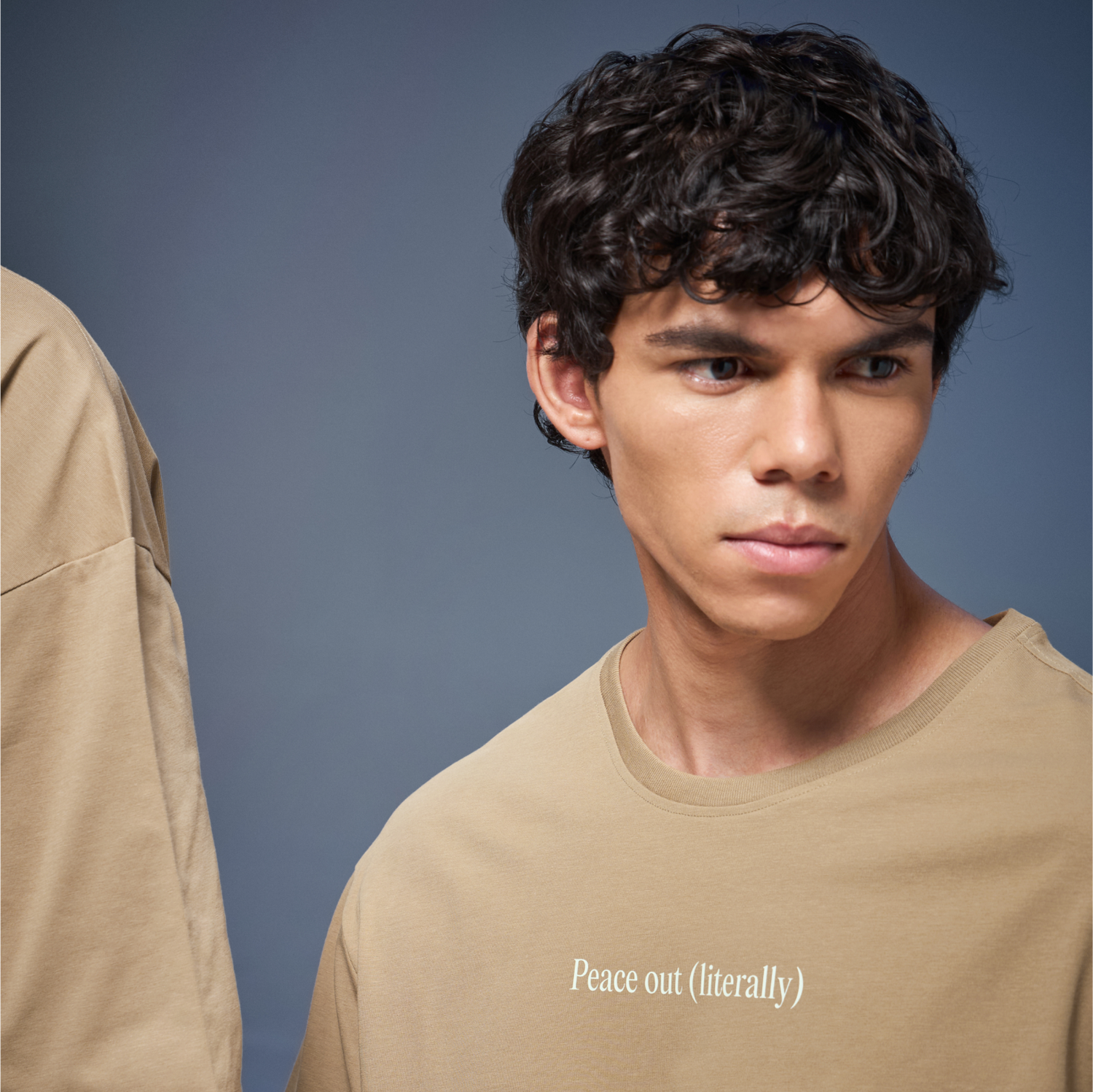 Graphic Tee Unisex Beige- Peace Out