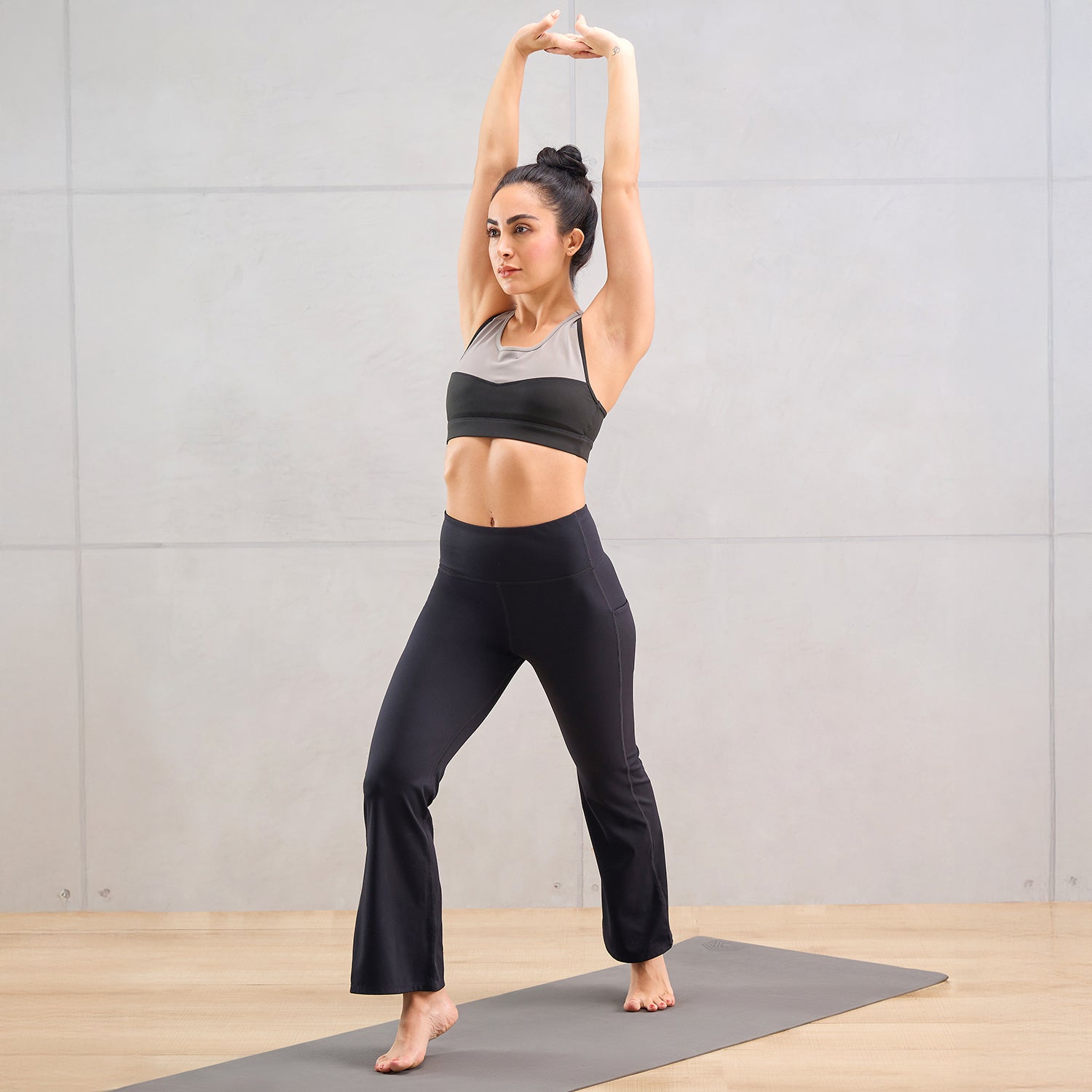 Training Move Free- Flare Pants